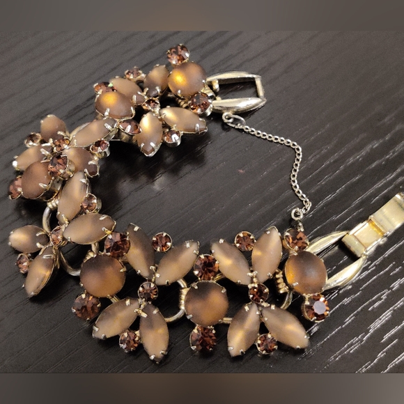 Vintage Confirmed Juliana Spectacular Glowing Frosted Topaz Silk Glass Bracelet - Picture 6 of 14